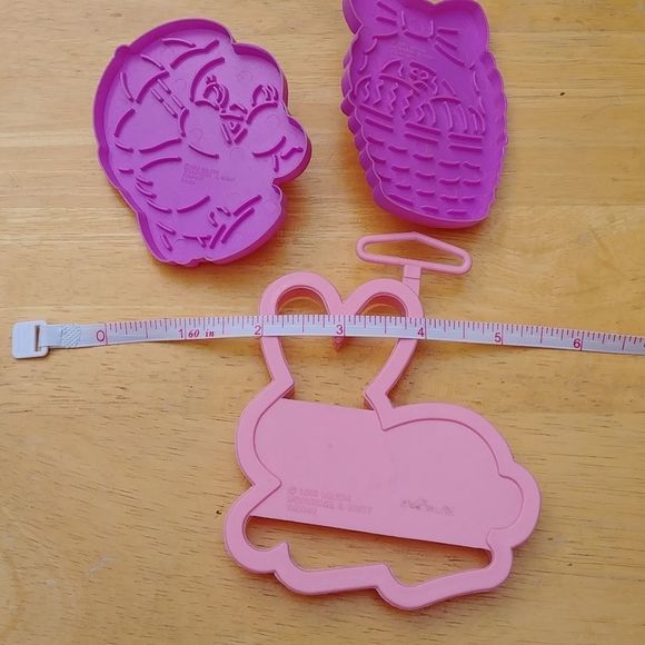 Vintage Wilton Easter Cookie Cutters - Picture 8 of 8